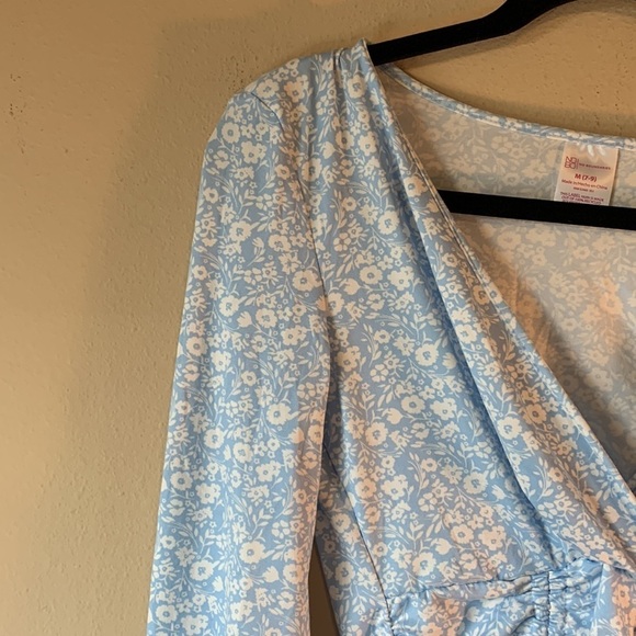 NWT No Boundaires Womens Floral Rusched Front Long Sleeve Blue White Top Medium - Picture 4 of 13